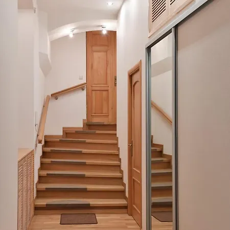 Spacious 82 M2 2 Bedroom Flat And Roof Terrace In The Heart Of Apartmán Riga