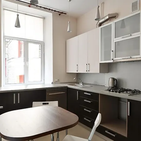 아파트 Spacious 82 M2 2 Bedroom Flat And Roof Terrace In The Heart Of