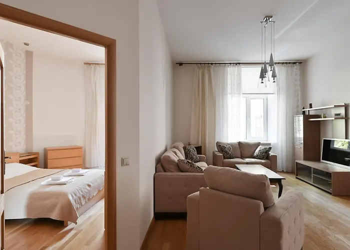 Spacious 82 M2 2 Bedroom Flat And Roof Terrace In The Heart Of *